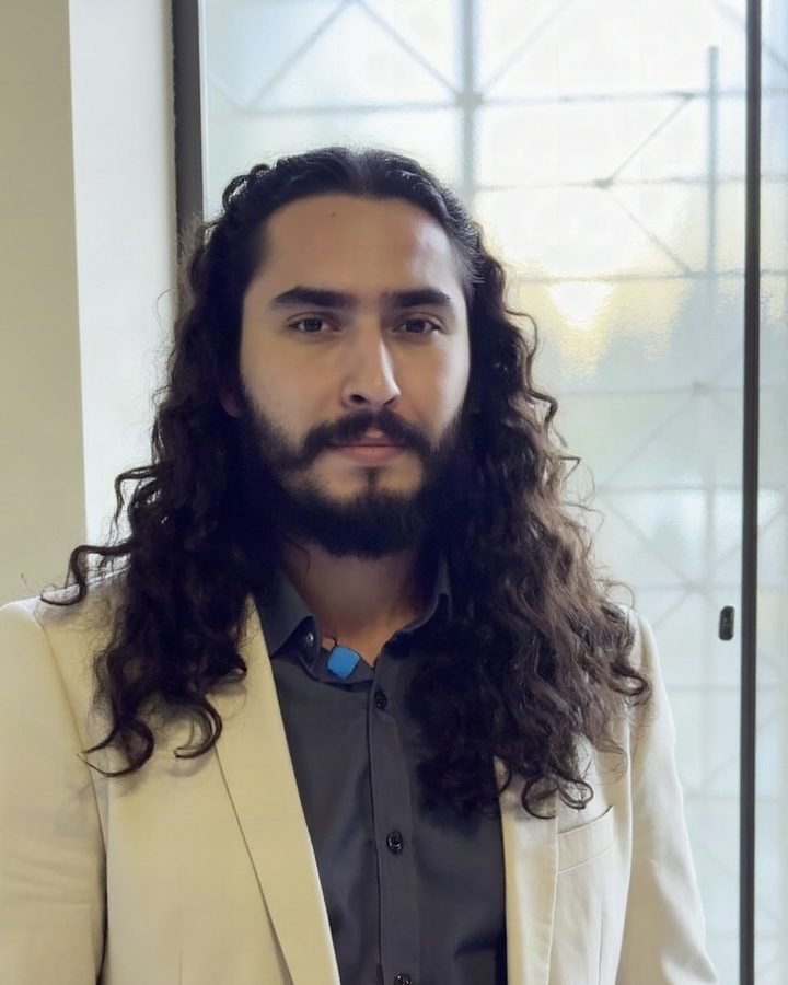 Dr. Igor Ferreira, psiquiatra em Goiânia, no consultório