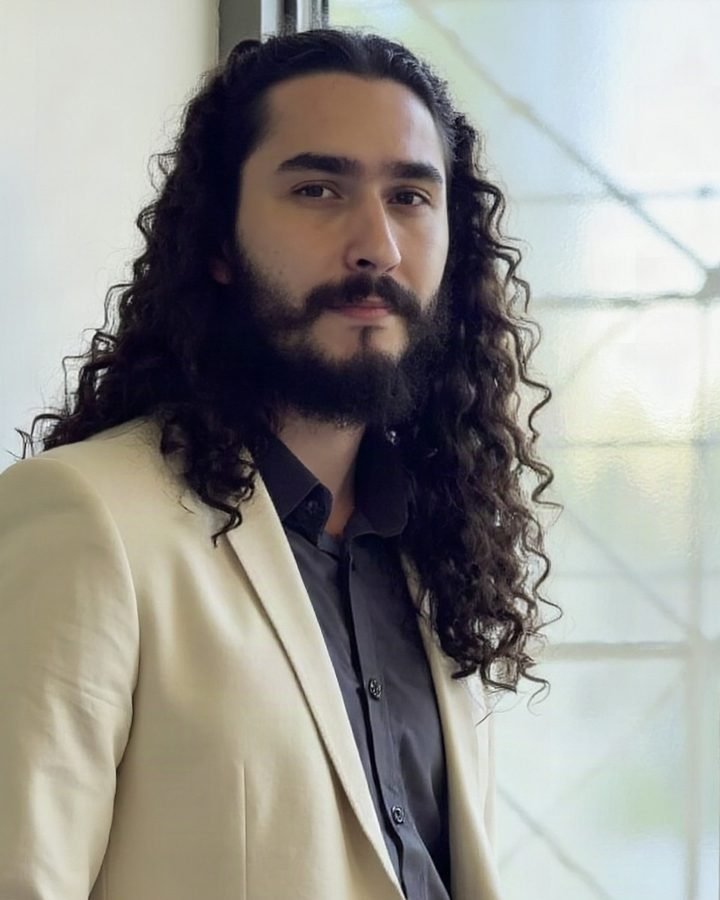 Dr. Igor Ferreira, psiquiatra em Goiânia, no consultório